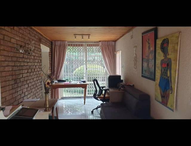 4 BEDROOM HOUSE FOR SALE IN GLENVISTA